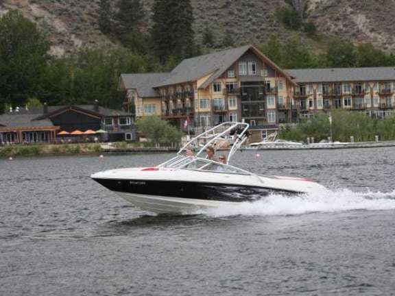 Twenty Half Sea Ray 2 700X467